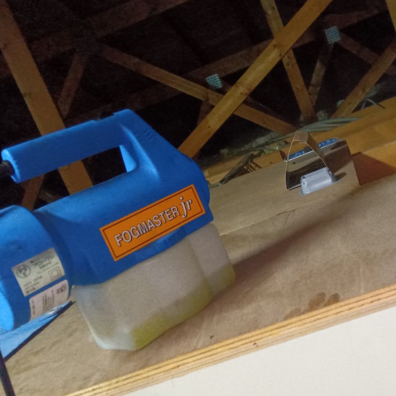 除菌剤を散布