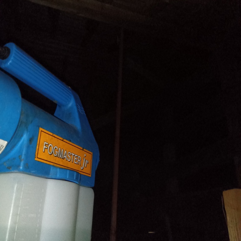 噴霧器で除菌・消臭剤を散布
