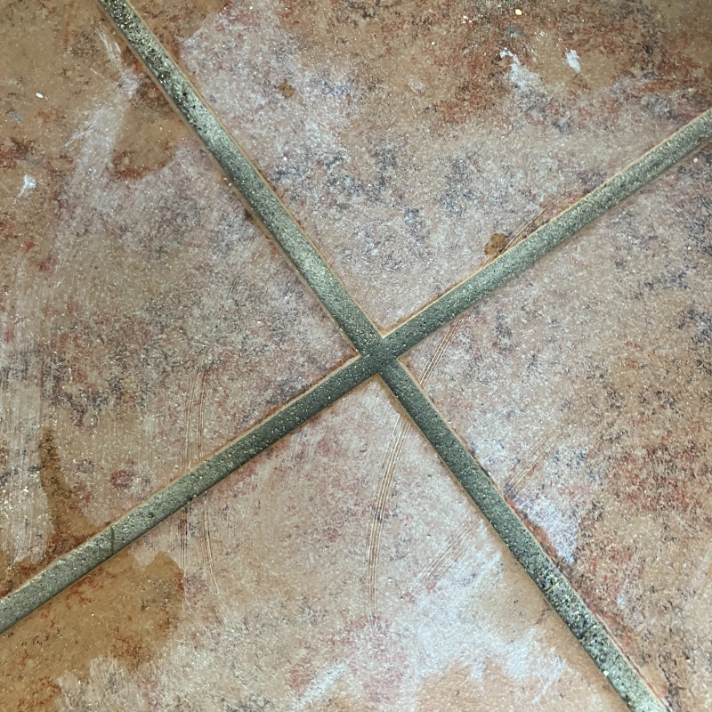 開けた穴を修復した様子