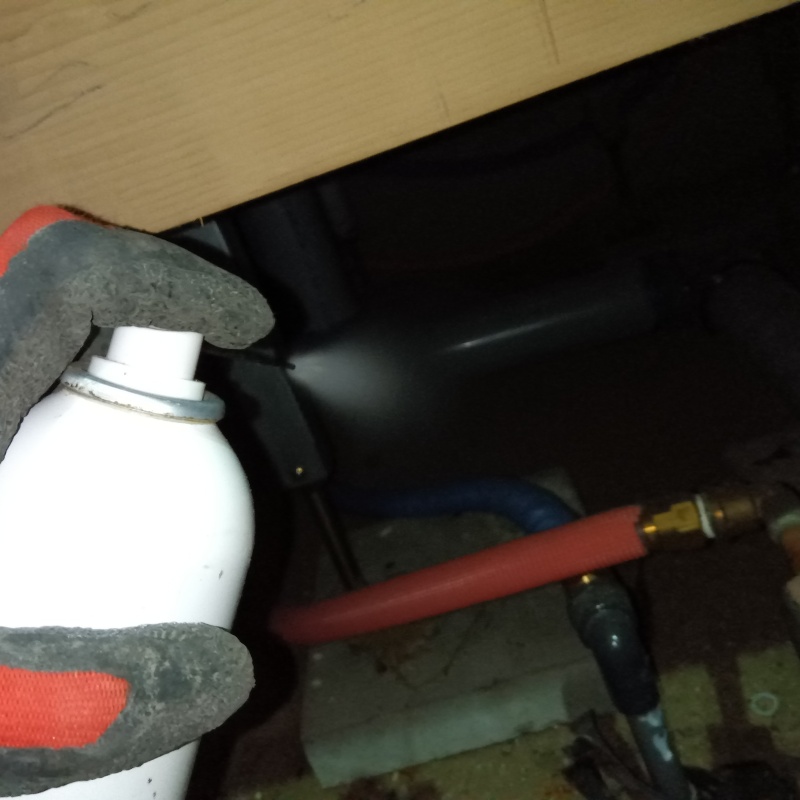 忌避剤をスプレー
