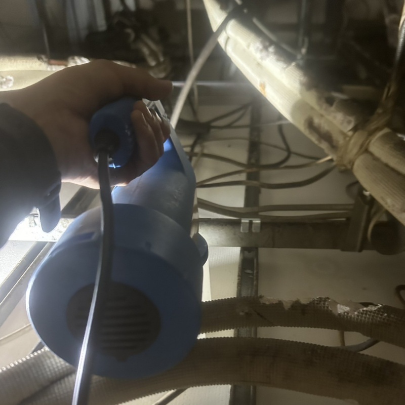 除菌剤を散布