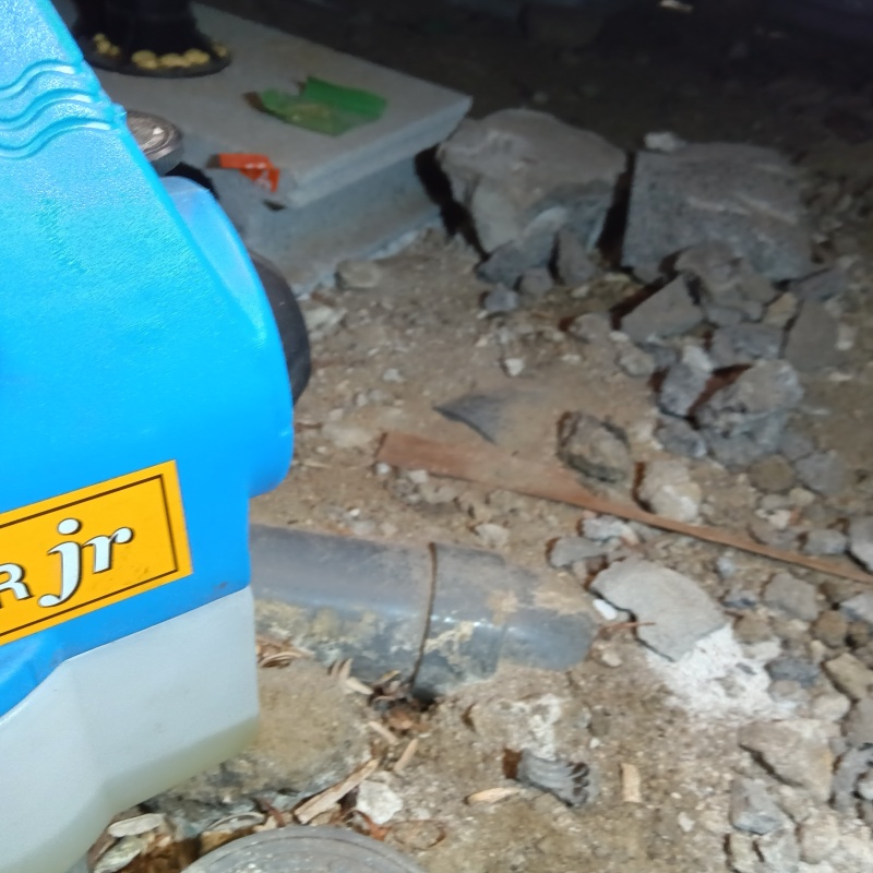 噴霧器で除菌・消臭剤を散布