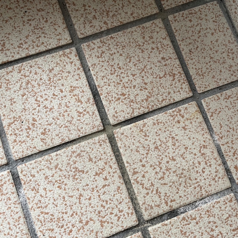開けた穴を修復した様子