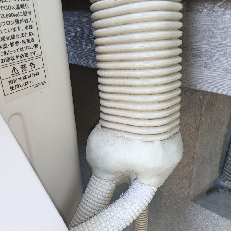 配管の導入部分のすき間を封鎖
