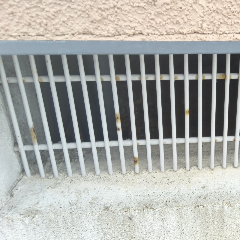侵入口になっていた床下換気口