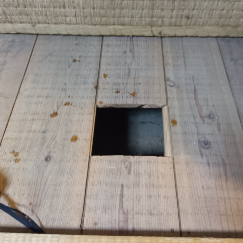 床下点検口を作成した様子