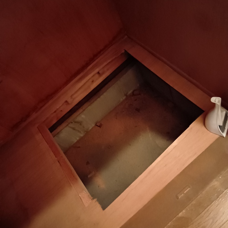 床下点検口を作成した様子