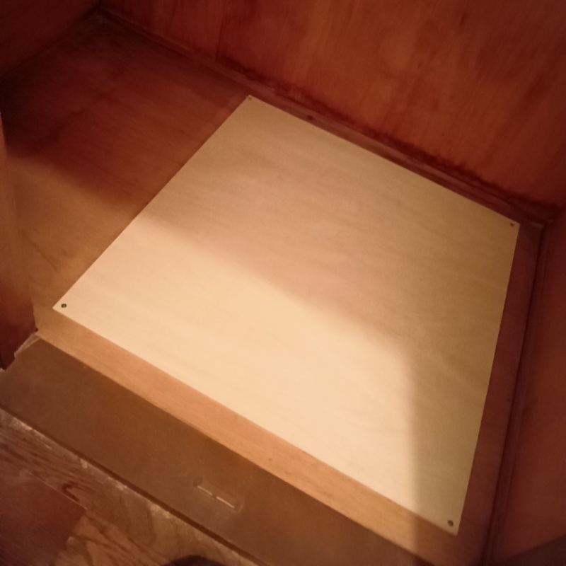 床下点検口を作成した様子