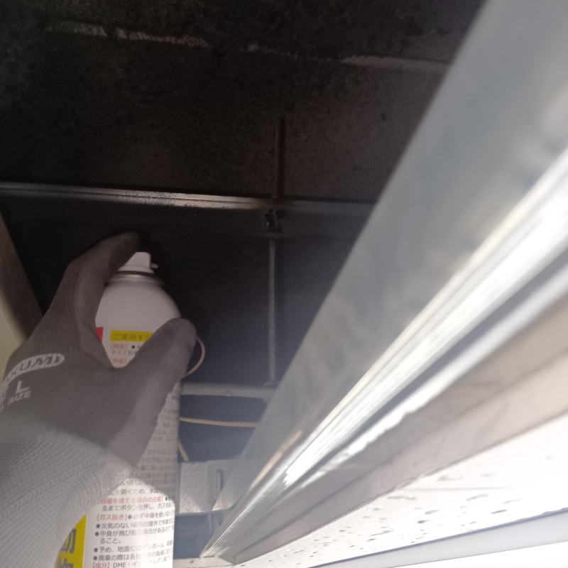忌避剤をスプレー
