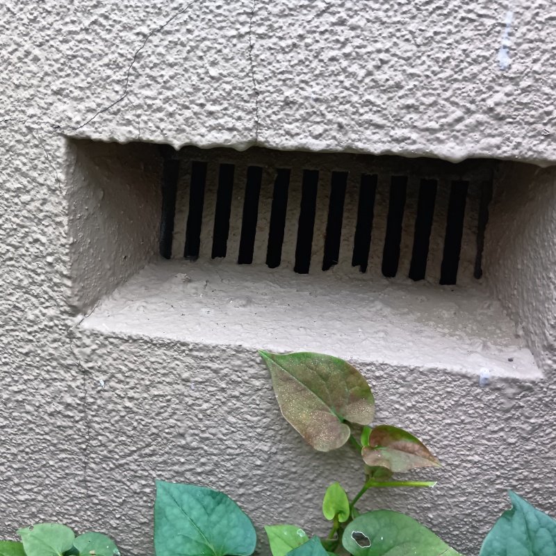 侵入口になっていた床下換気口