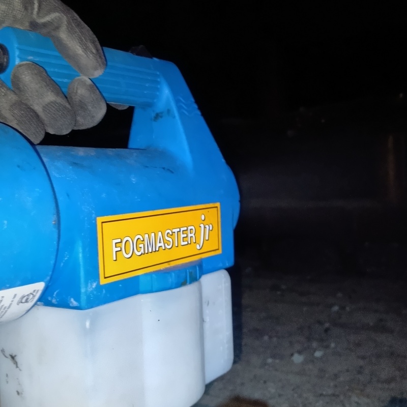 噴霧器で除菌剤・消臭剤を散布