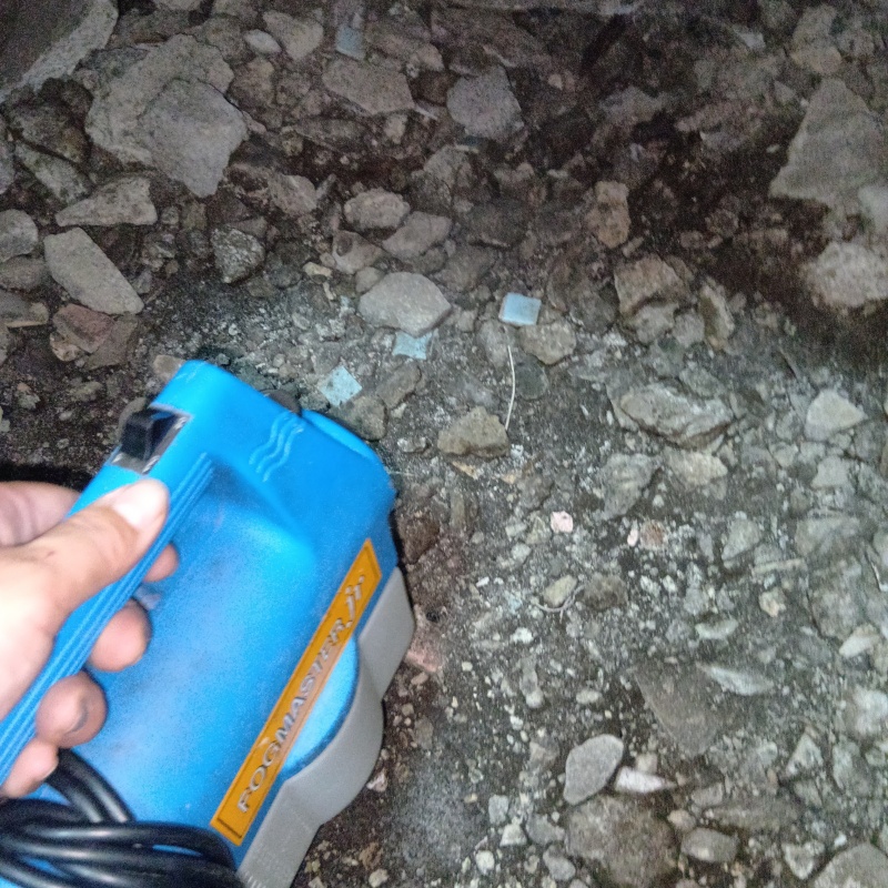 噴霧器で除菌・消臭剤を散布