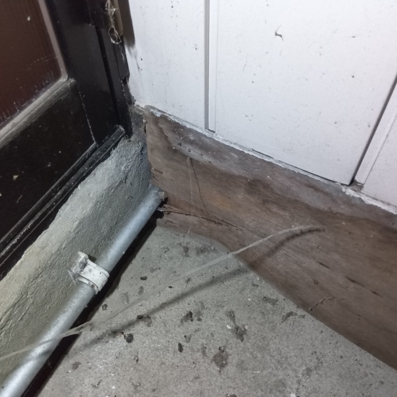 床下の開口部を封鎖
