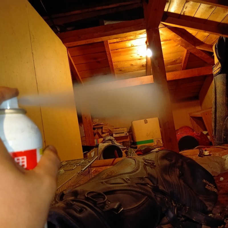 忌避剤をスプレー