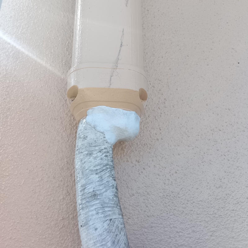 配管の導入部分のすき間を封鎖