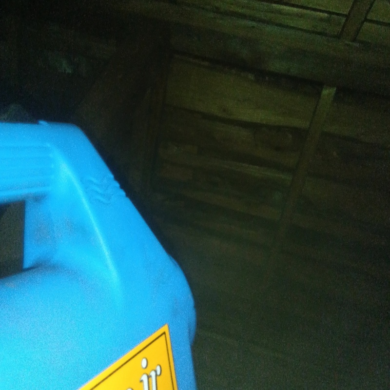 除菌剤を散布