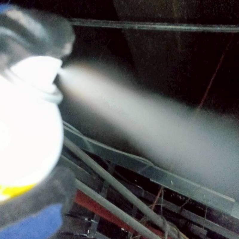 忌避剤をスプレー