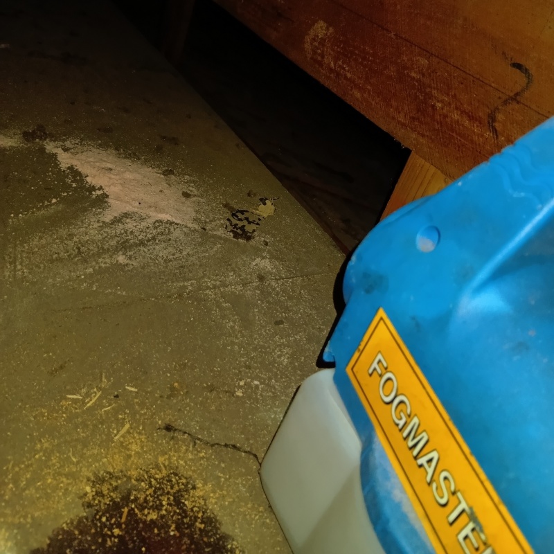 除菌剤を散布