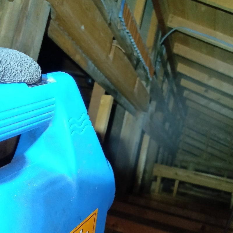 除菌剤を散布