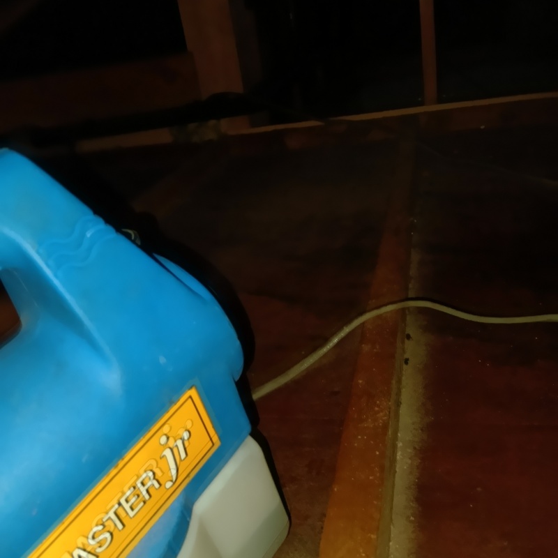 除菌剤を散布