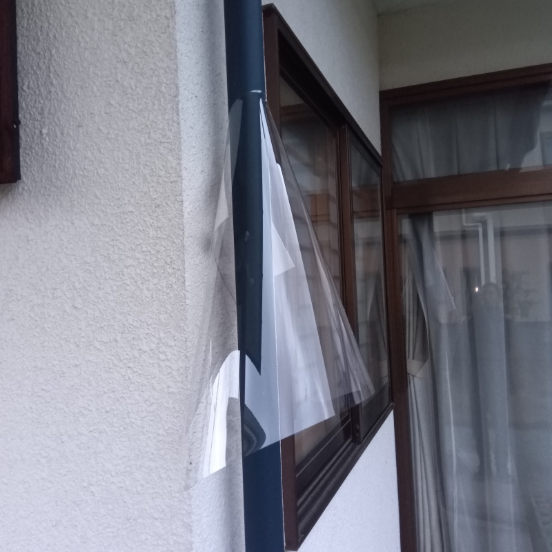 雨どいにカバーを付けて侵入防止