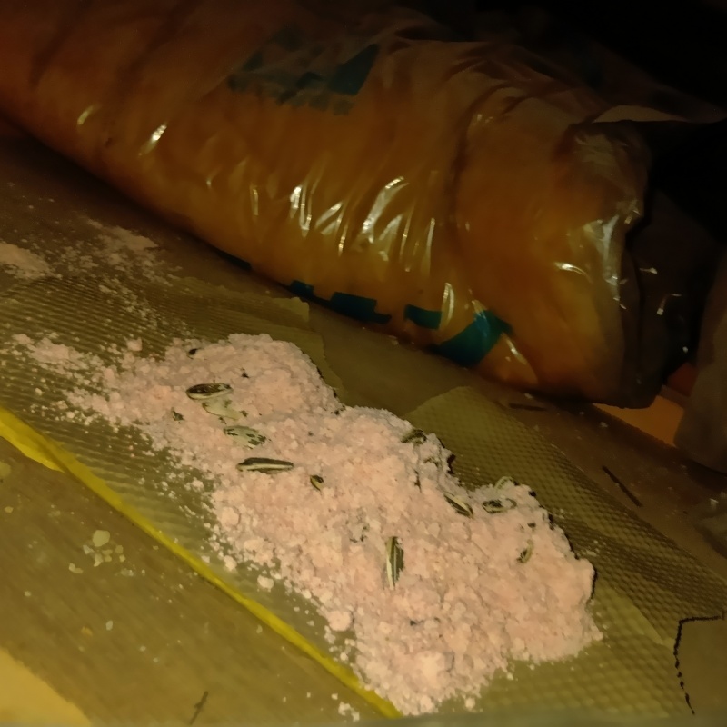 屋根裏に殺鼠剤を設置