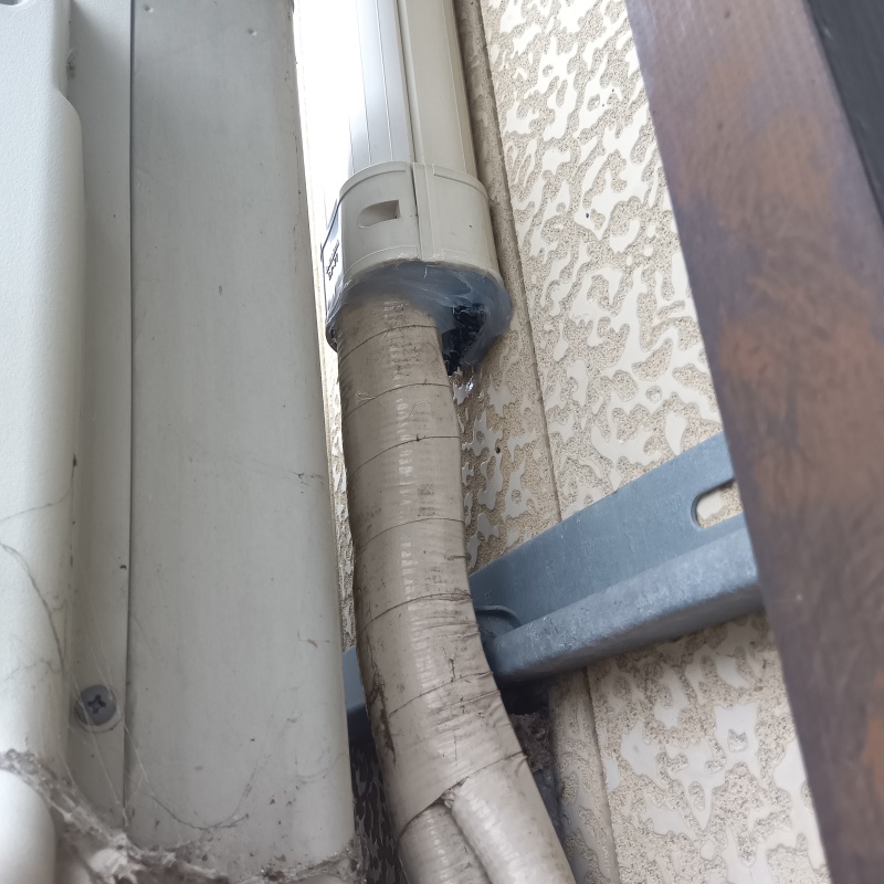 配管の導入部分のすき間を封鎖