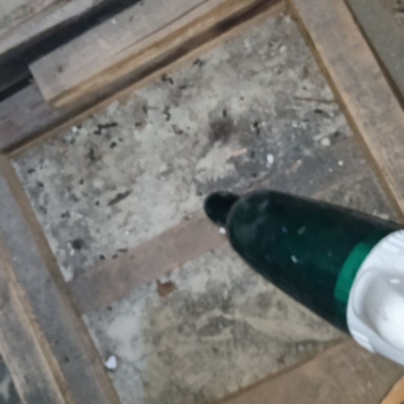 汚れを掃除機で回収