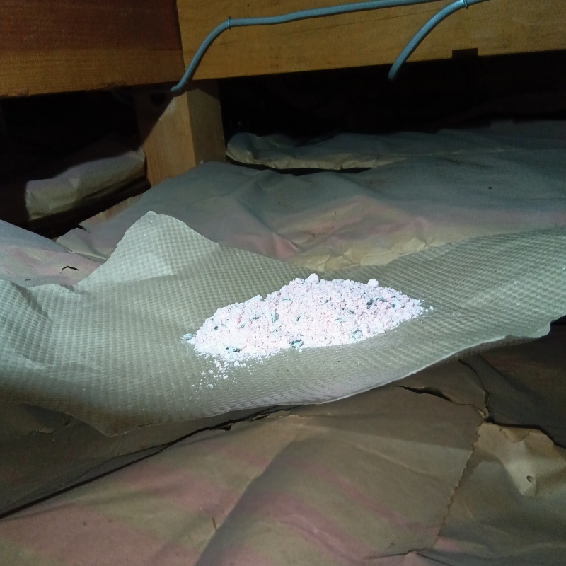 殺鼠剤を設置