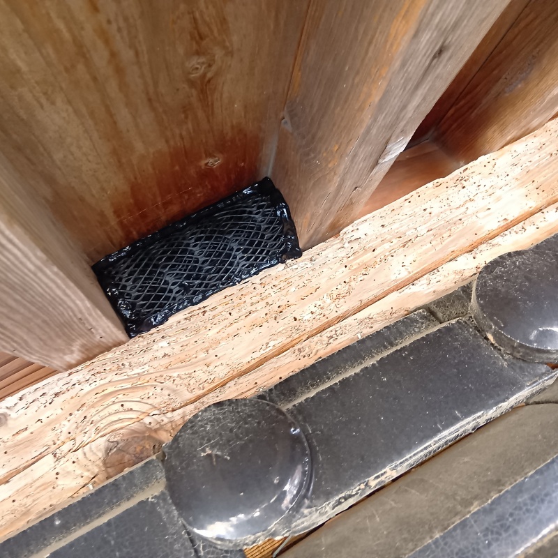 床下の開口部を封鎖