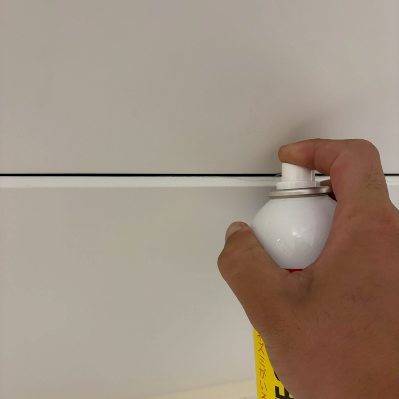 壁から忌避剤を注入