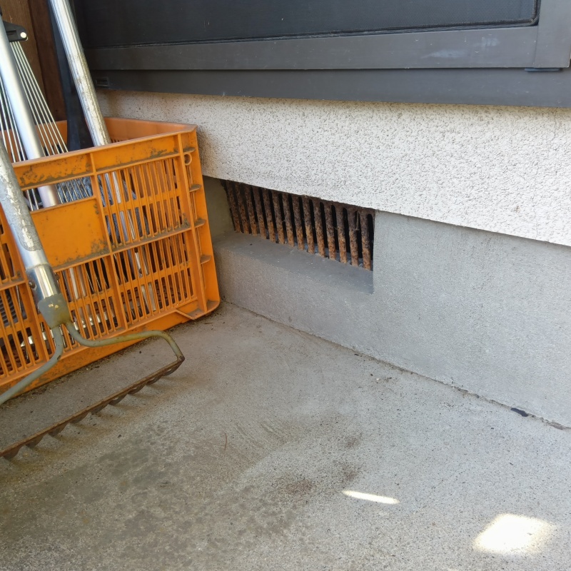 侵入口になっていた床下換気口