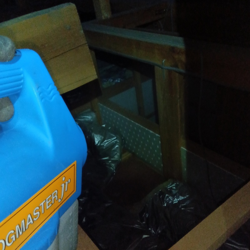噴霧器で除菌・消臭剤を散布