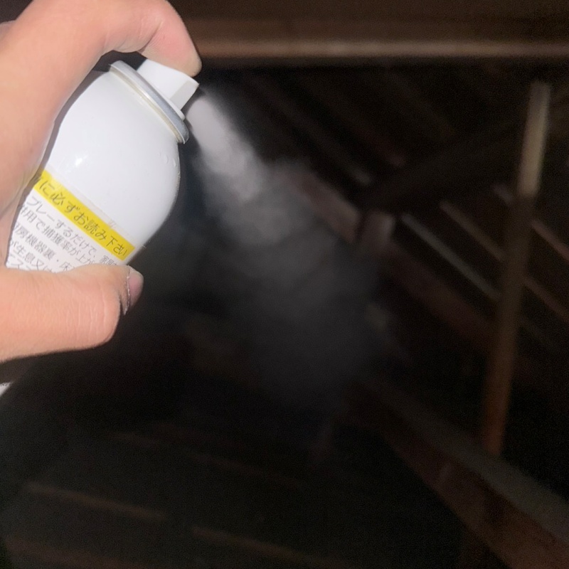 忌避剤をスプレー