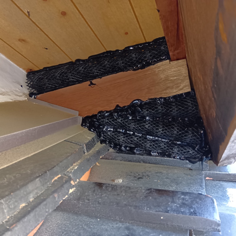 屋根の開口部を封鎖