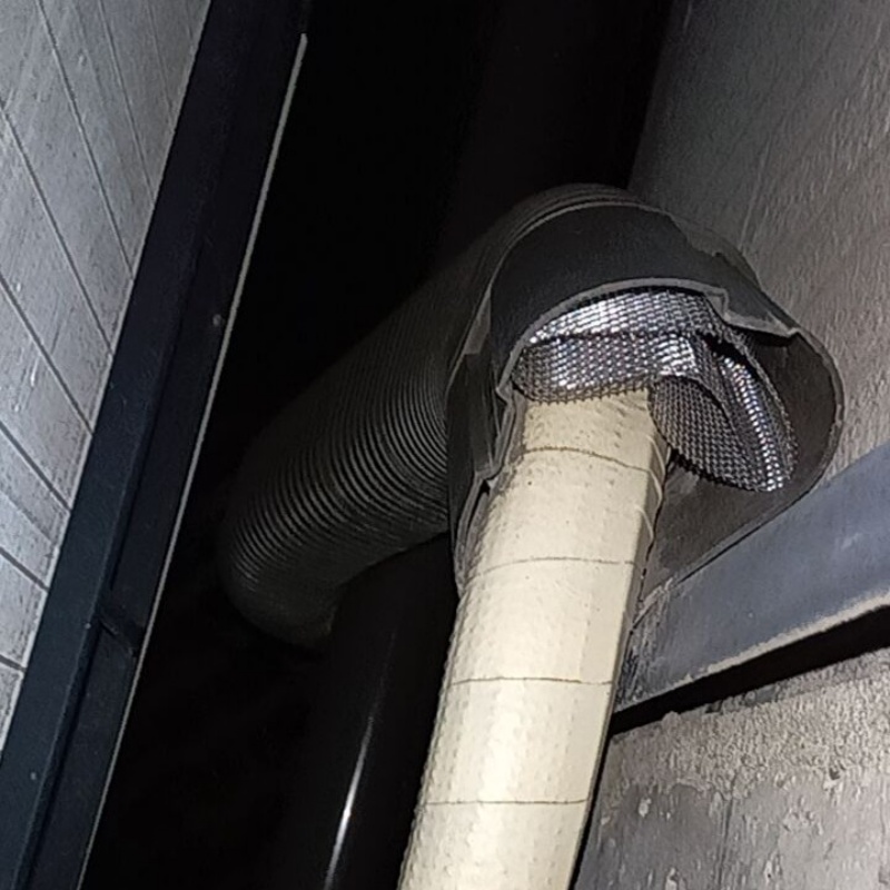 配管の導入部分のすき間を封鎖
