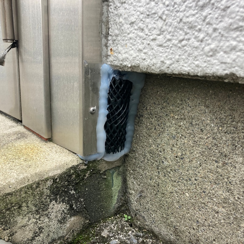 外壁の接合部分のすき間を封鎖