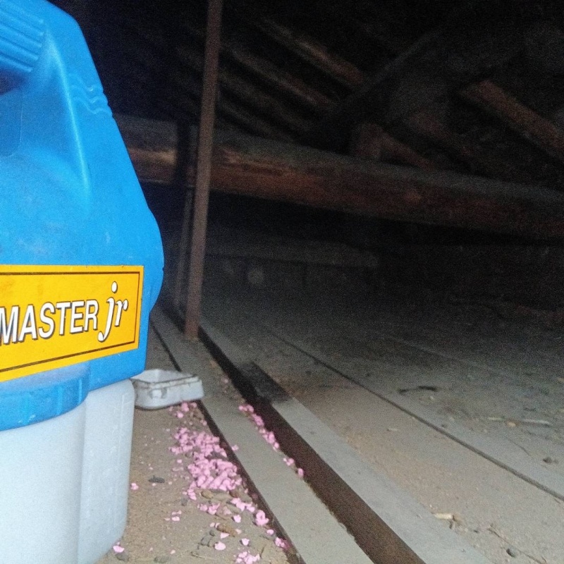 除菌剤を散布