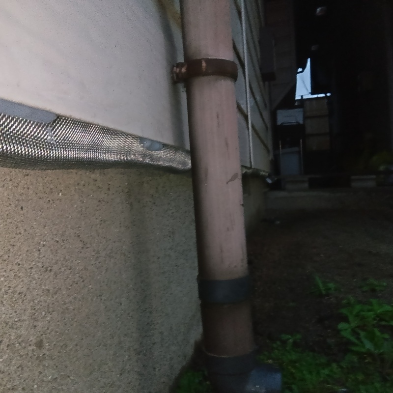 外壁と基礎の間のすき間を封鎖