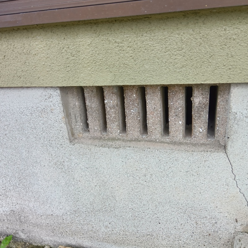 侵入口になっていた床下換気口