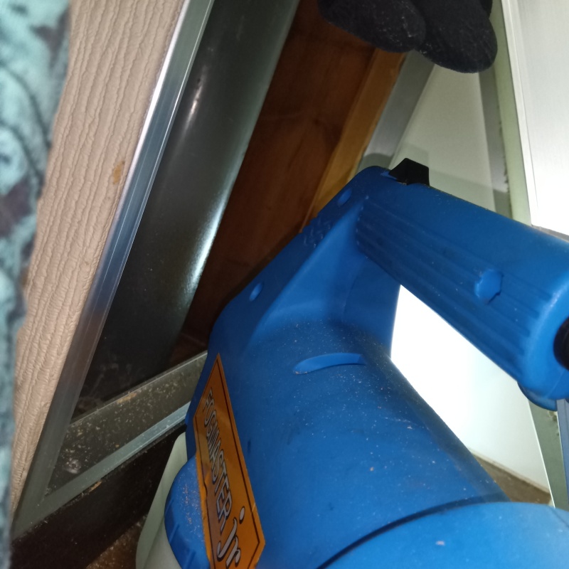 除菌剤を噴射