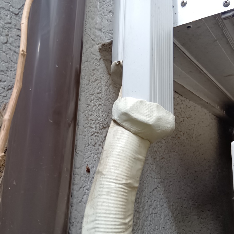 配管の導入部分のすき間を封鎖