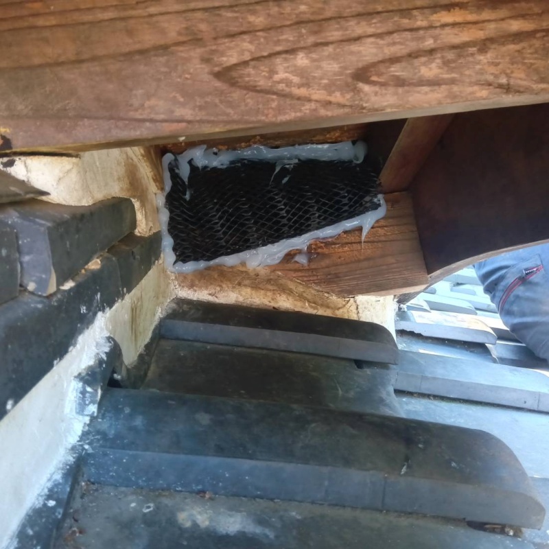 屋根の開口部を封鎖