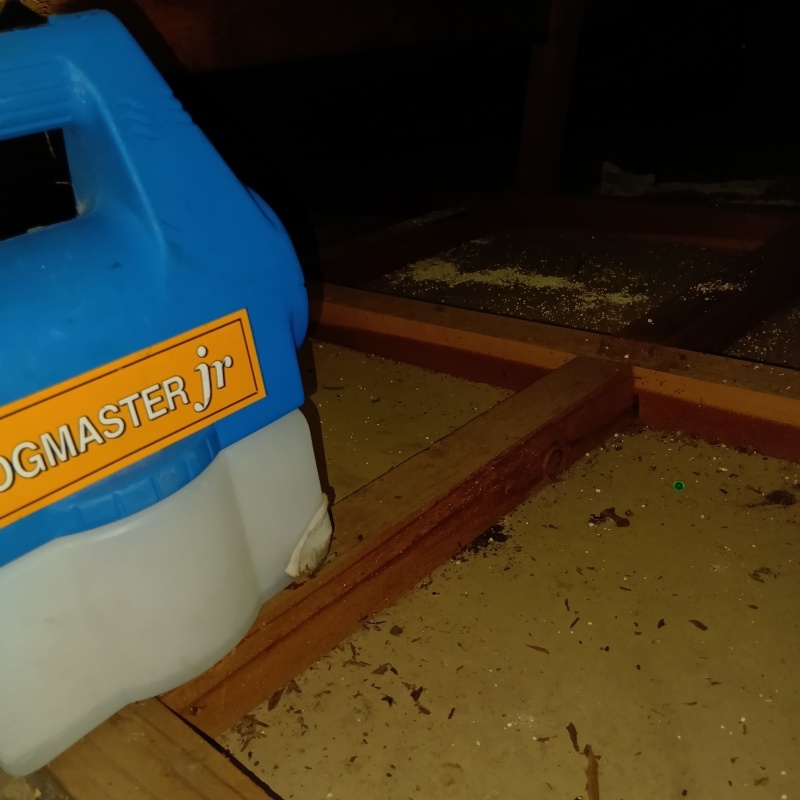 除菌剤を散布