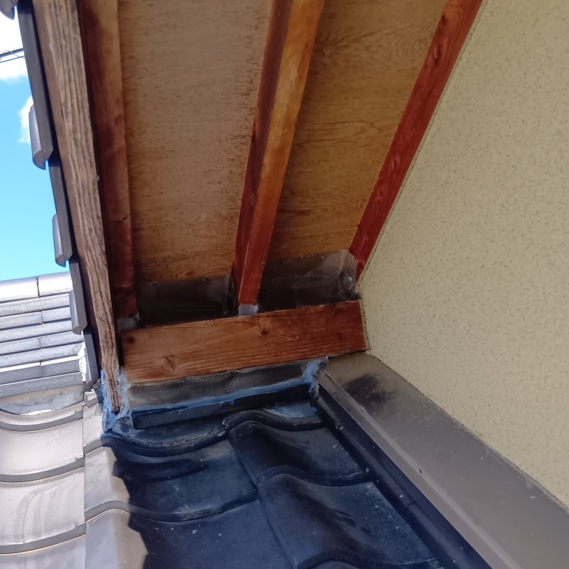 屋根の開口部を封鎖