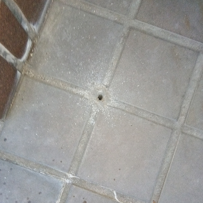 穿孔処理用の穴を開ける