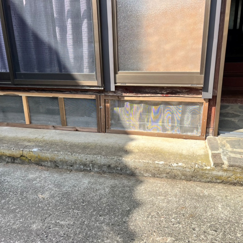 建物の外周にネットを設置