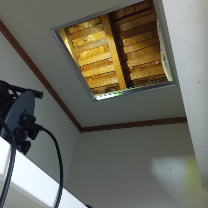 天井に新設した点検口