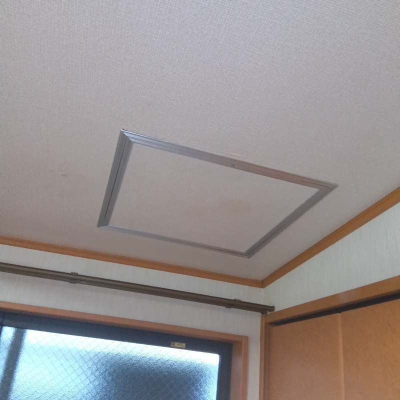 天井に新設した点検口