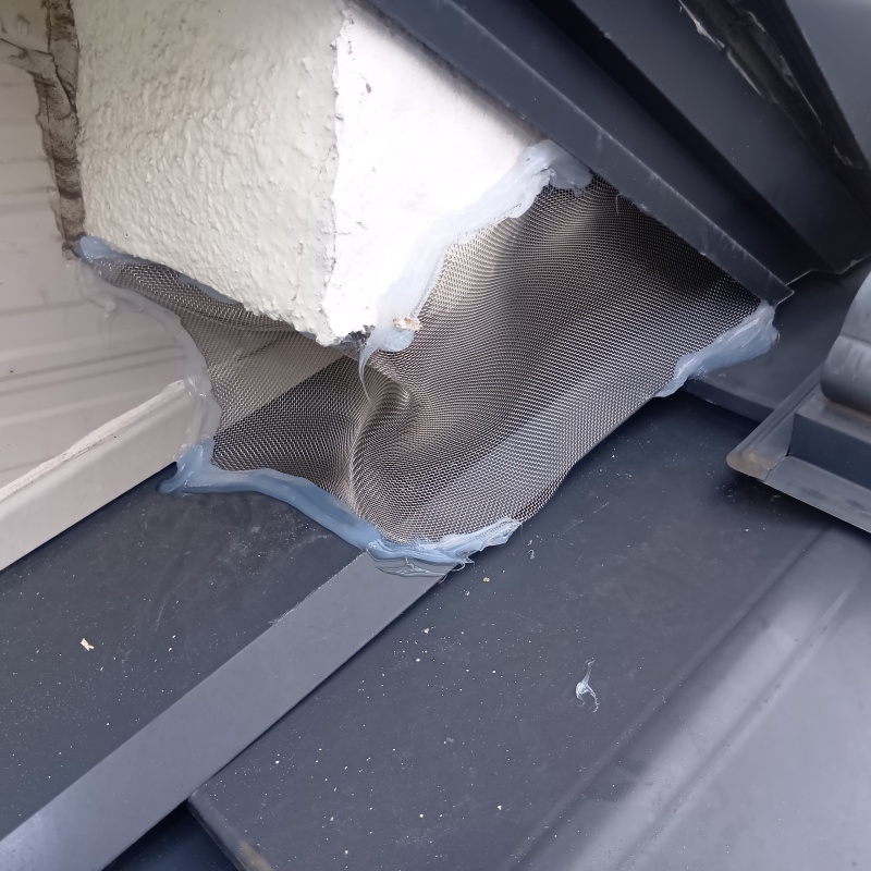 屋根の開口部を封鎖